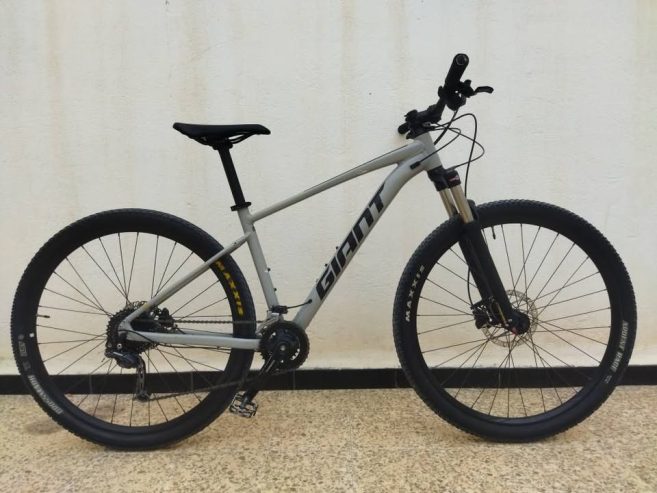 velo-vtt-giant-shimano-deore