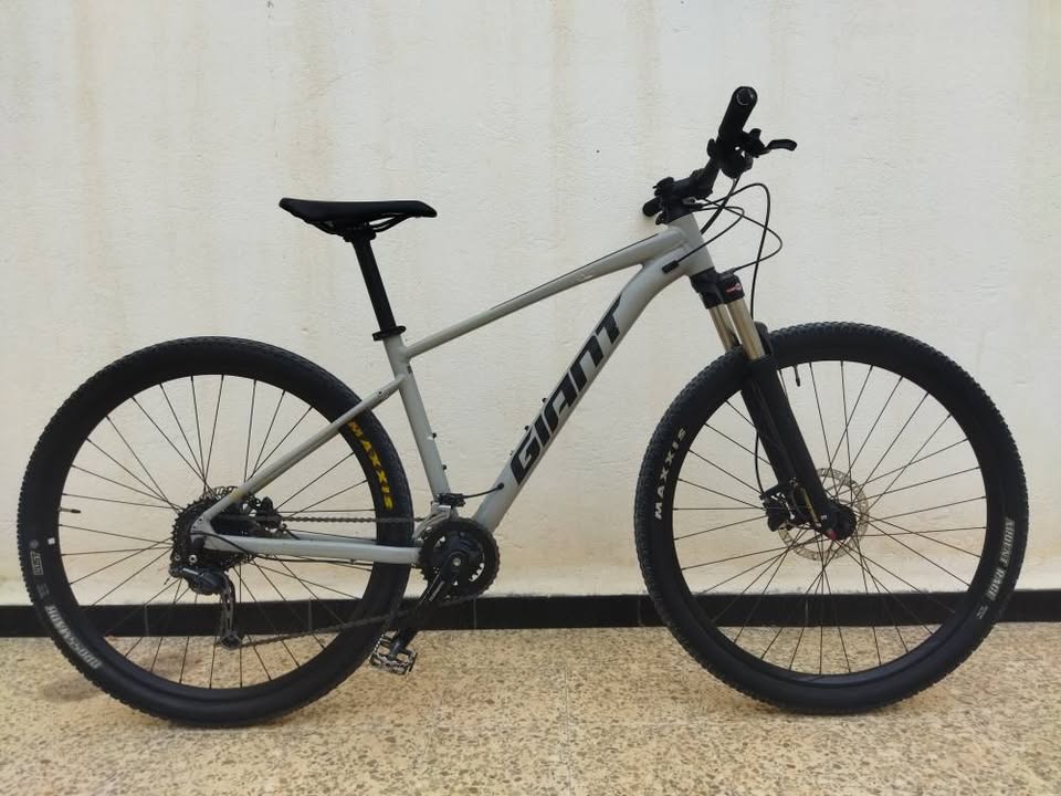 velo-vtt-giant-shimano-deore