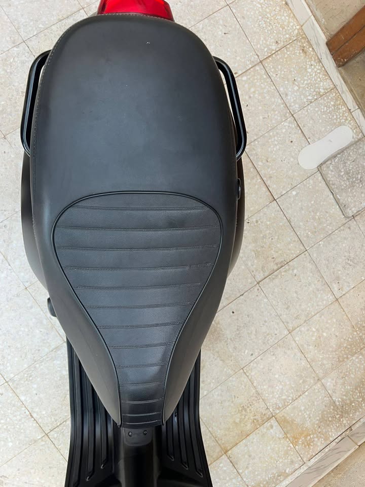 vespa-sprint-edition-noire-la-marsa