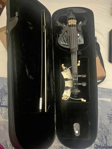 violon-electrique-noir-kalaa-seghira