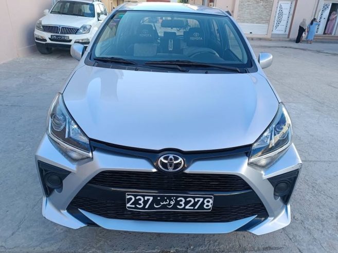 voiture-essence-economique-4cv-toyota-agya