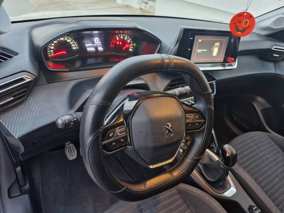 voiture-occasion-peugeot-208-tunisie