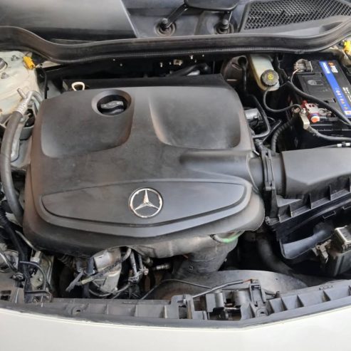a180-mercedes-2014-blanche-jantes-aluminium