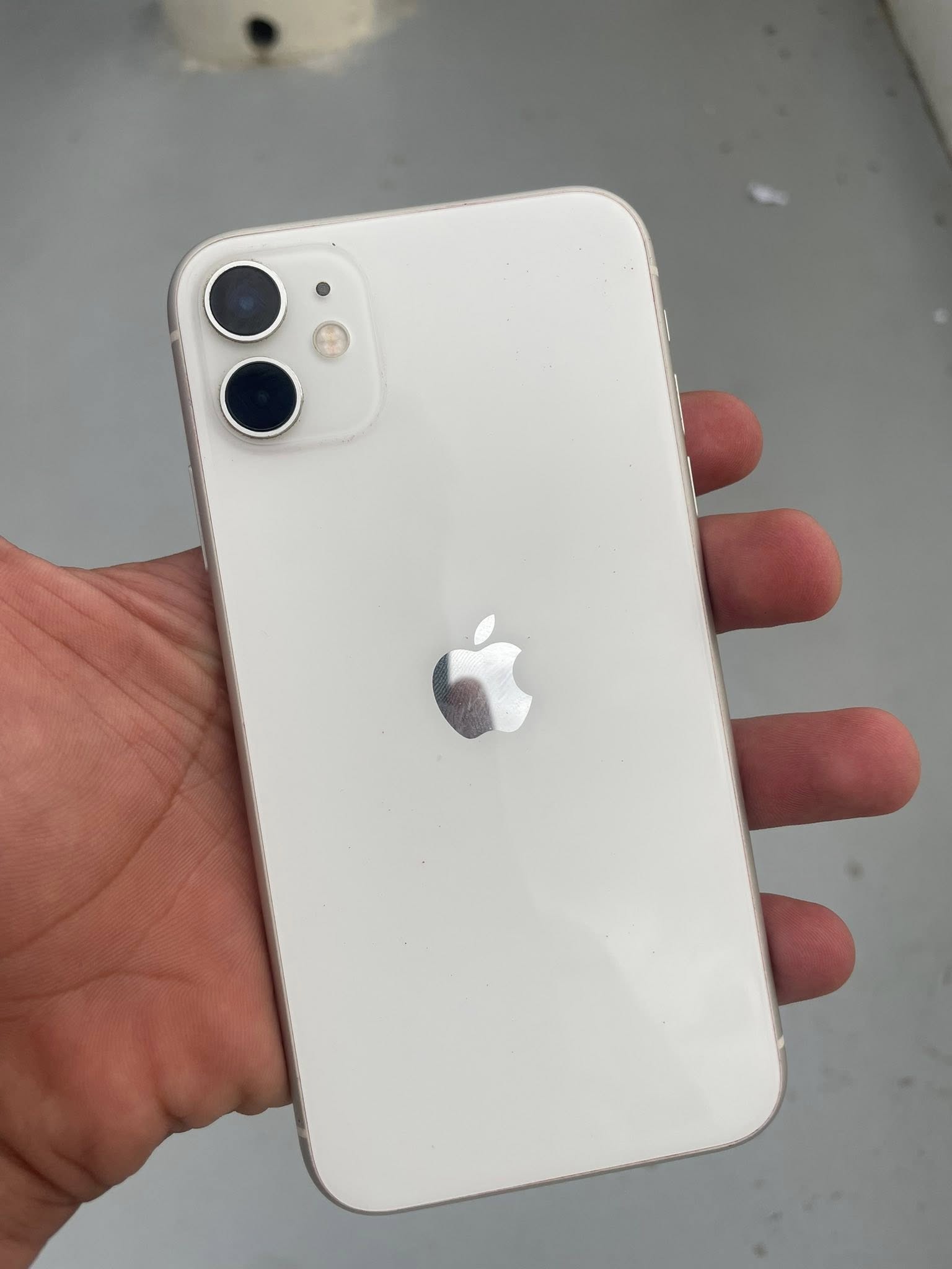apple-iphone-11-faceid-actif-true-tone-disponible