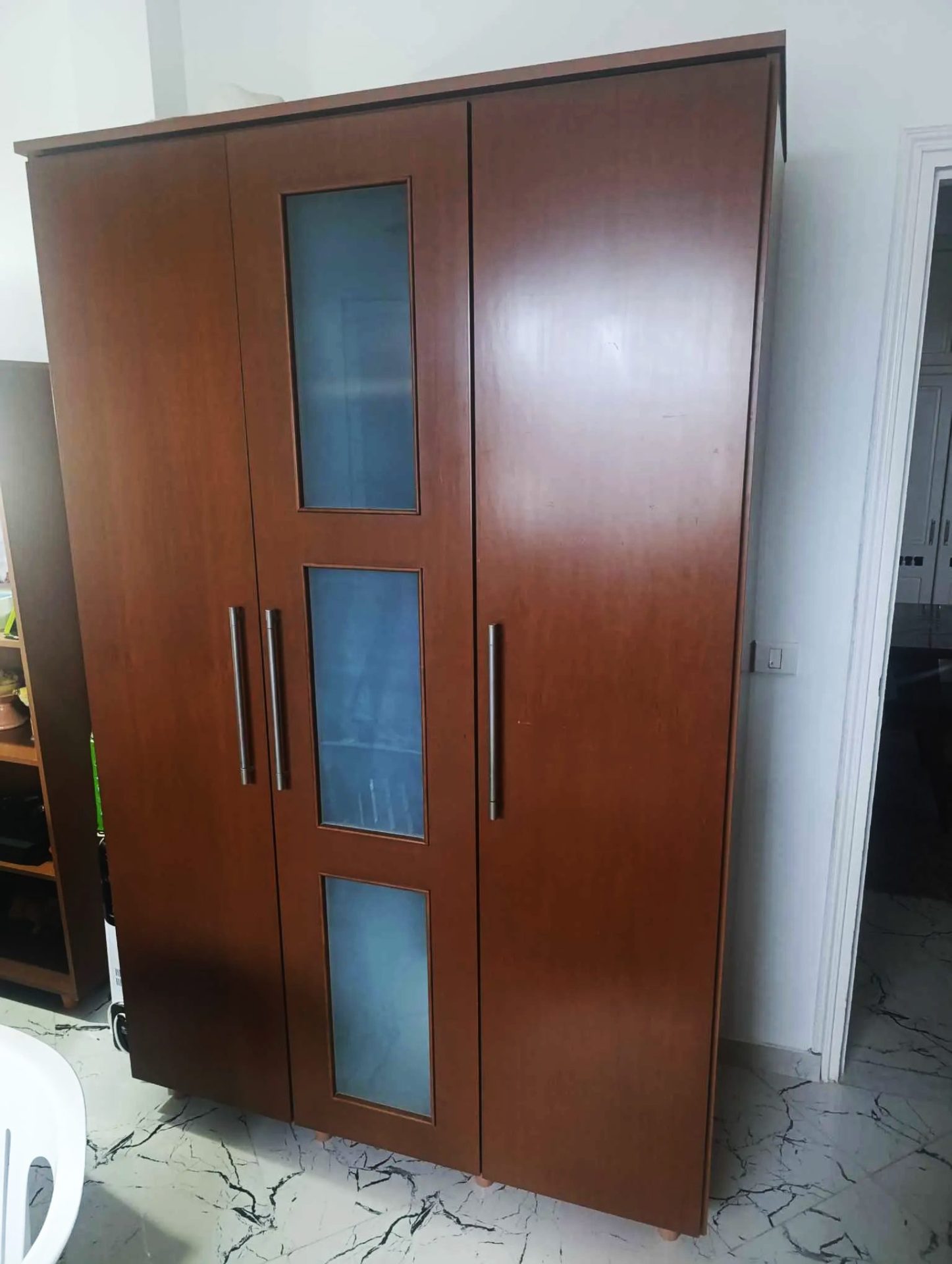 armoire-chambre-enfant-3-portes-verre-mat