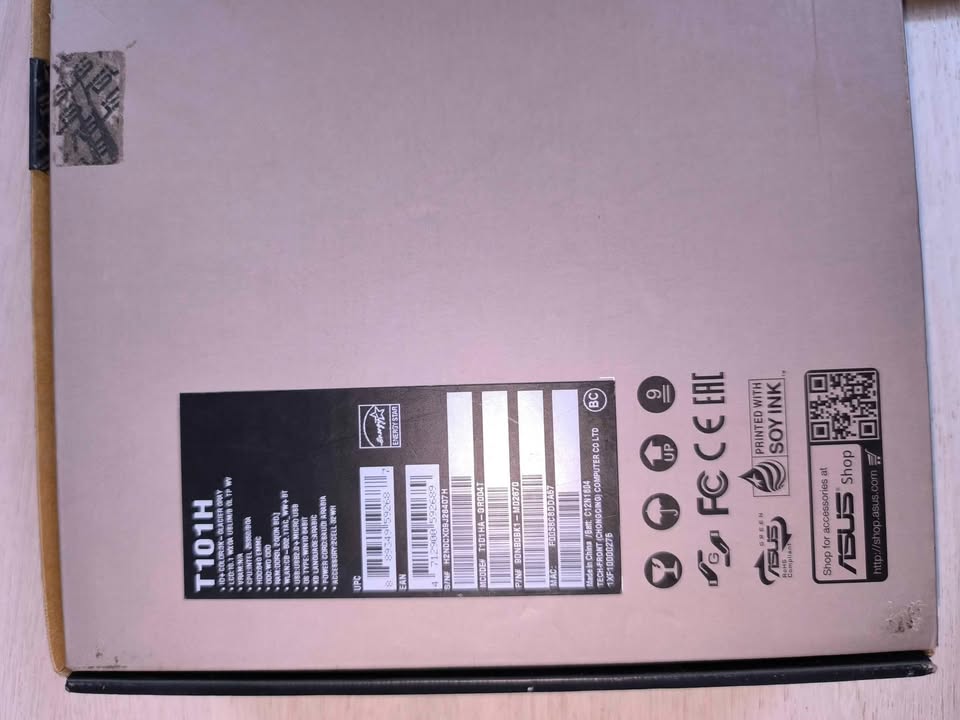 asus-t101h-2-en-1-pochette-boite