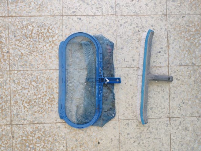 brosse-nettoyage-piscine-intex-djerba
