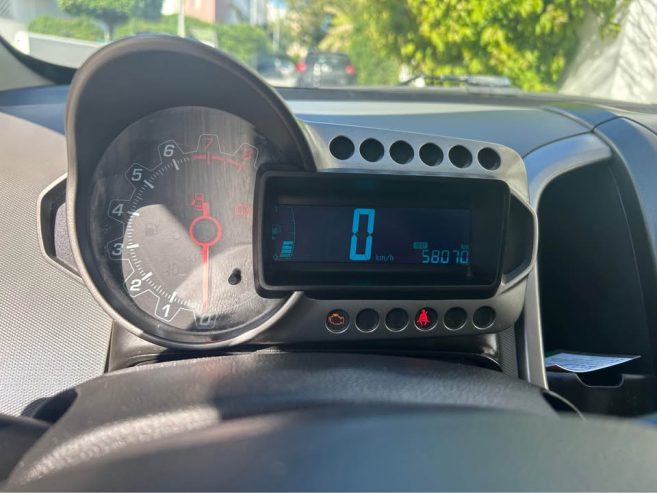 chevrolet-sonic-blanche-boite-manuelle