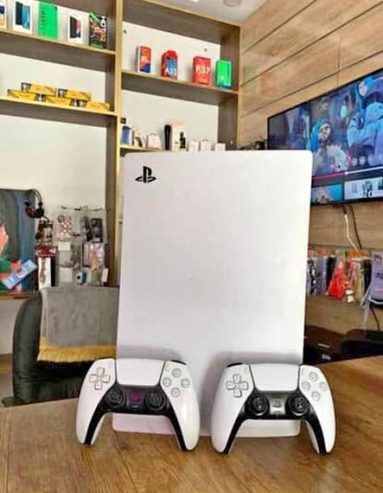 console-ps5-a-vendre-sfax-avec-jeu-gta