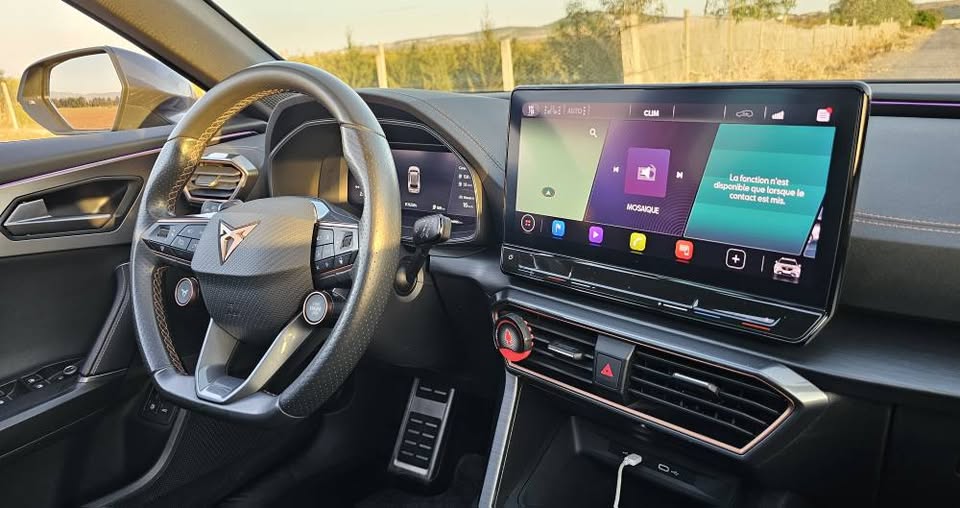 cupra-formentor-interieur-ecran-gps-volant-sport