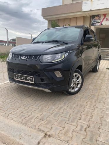 details-jantes-mahindra-kuv100-noir-occasion-suv