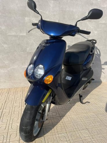 deux-roues-yamaha-bleu-nabeul