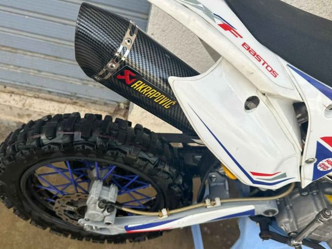 echappement-akrapovic-moto-cross-mxf-140cc