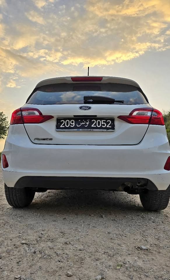 ford-fiesta-2018-blanche-a-vendre-tunis