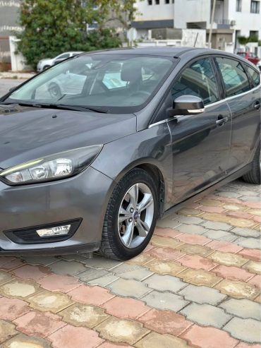 ford-focus-2018-noire-a-vendre-tunis