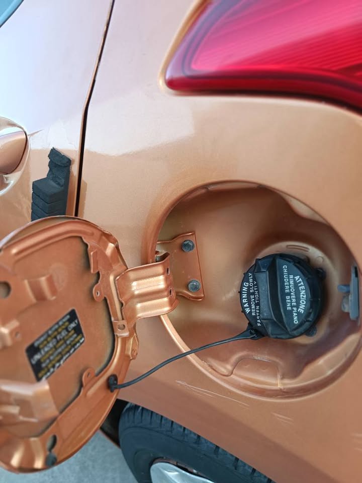 hyundai-i10-orange-bon-etat-gabes