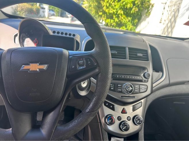 interieur-chevrolet-sonic-tunisie