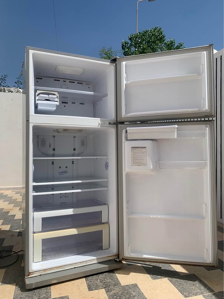 interieur-frigo-samsung-avec-congelateur-haut