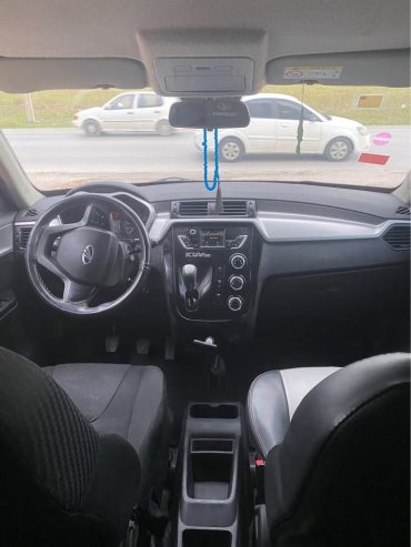 interieur-mahindra-kuv100-tableau-bord-volant-occasion-tunis