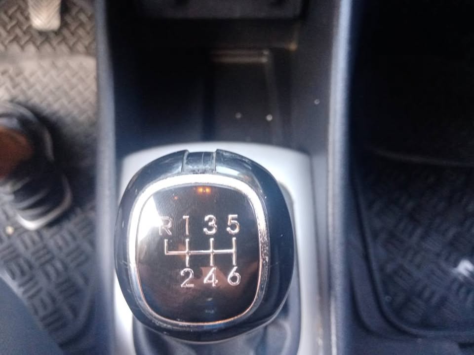 kia-rio-4cv-boite-de-6-echange-possible-ariana