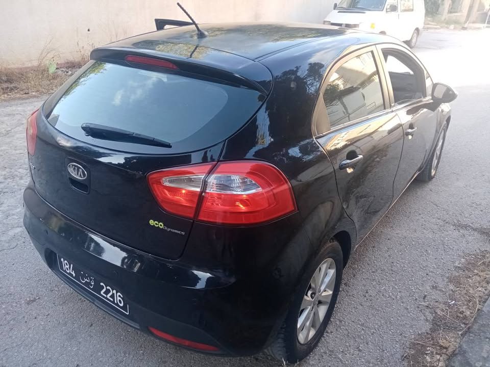 kia-rio-voiture-importee-italie-tunisie
