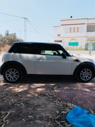 mini-one-blanche-noire-5cv-2010