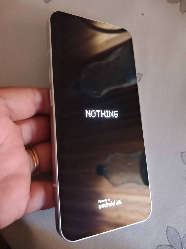 nothing-phone-2-glyph-led-android-13-5g-oled