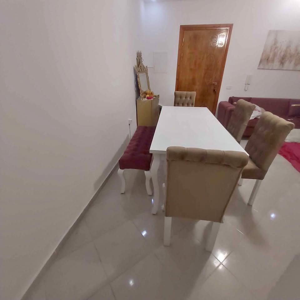 salle-a-manger-6-places-capitonnee-blanche-tunisie