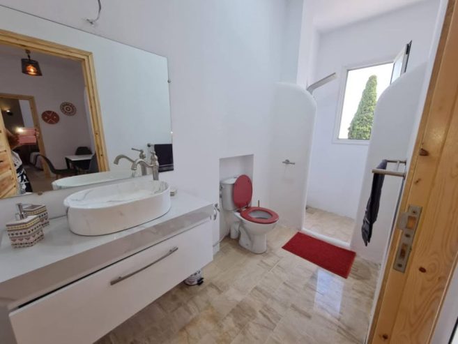 salle-de-bain-dans-logement-estival-hammamet-piscine