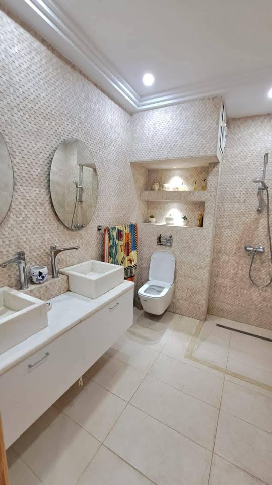 salle-de-bain-luxueuse-villa-vacances-hammamet