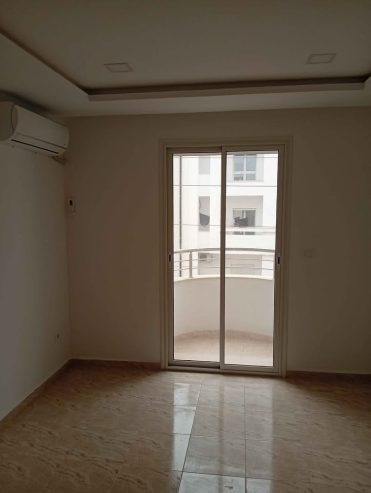 salon-spacieux-clim-s2-location-sousse
