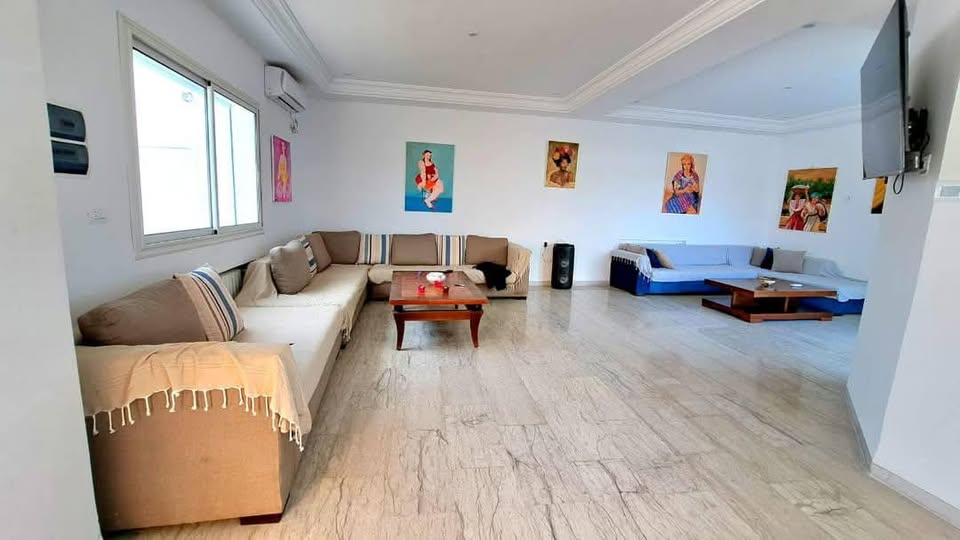 salon-spacieux-villa-location-vacances-hammamet