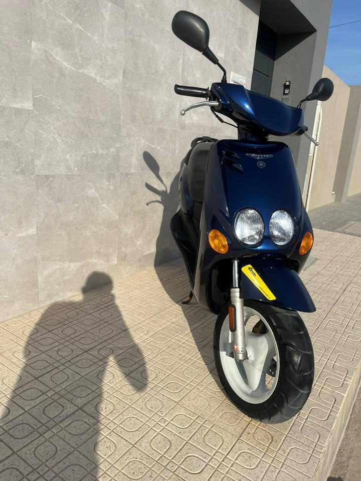 scooter-nabeul-a-vendre-bleu-compact