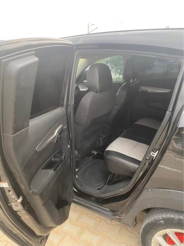 sieges-mahindra-kuv100-habitacle-propre-occasion-tunisie
