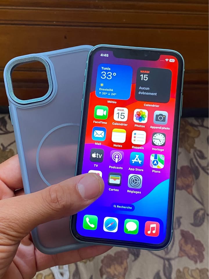 smartphone-apple-iphone-11-a-vendre-ariana