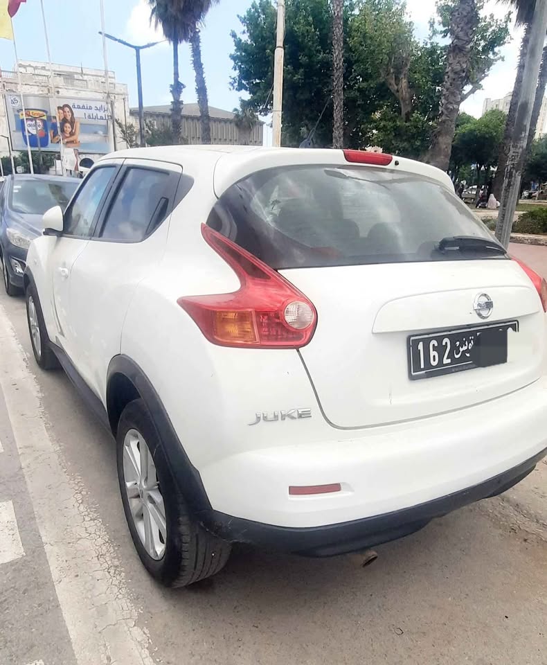 suv-nissan-blanc-ecran-tactile-volant-multifonction