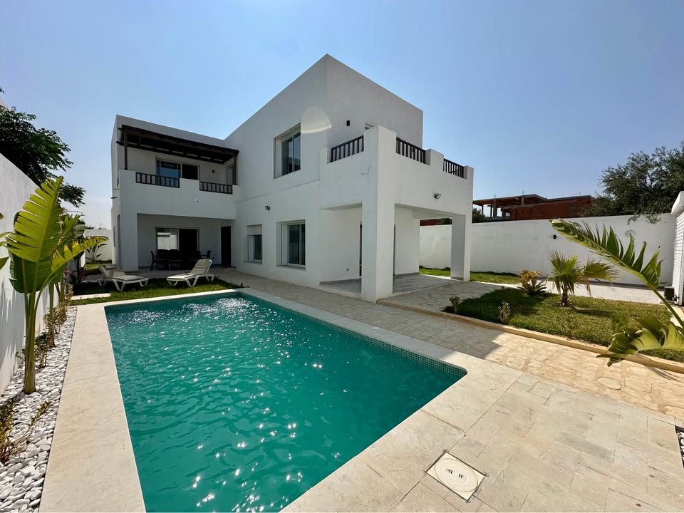 villa-haut-standing-piscine-monchar-2025