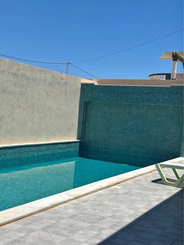 villa-location-djerba-piscine-famille