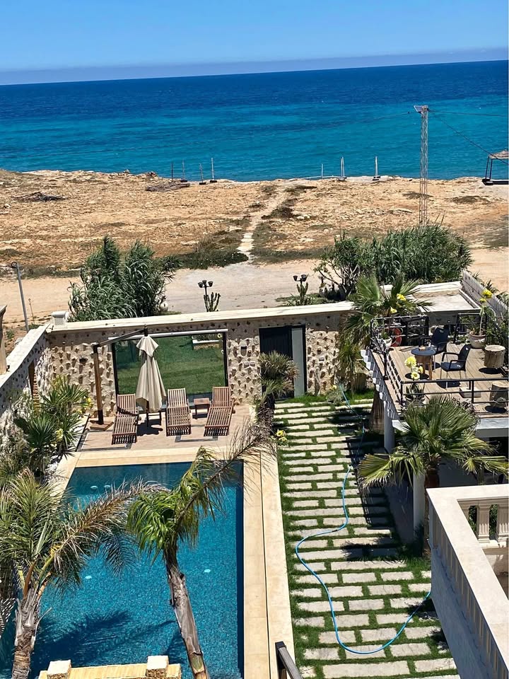 villa-piscine-pieds-dans-leau-kelibia-location