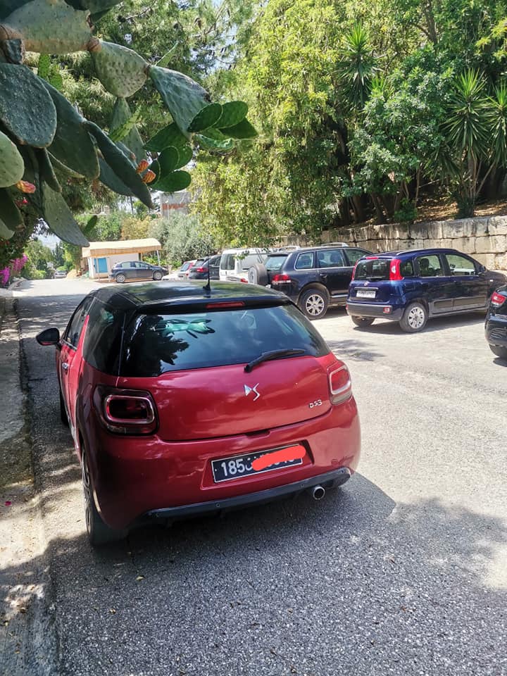 voiture-ds3-premiere-main-carthage