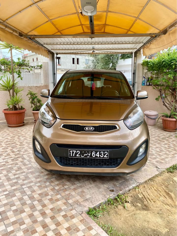 voiture-economique-petite-citadine-aouina-4cv