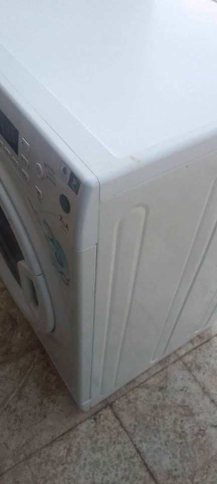 ariston-machine-a-laver-7kg-blanche
