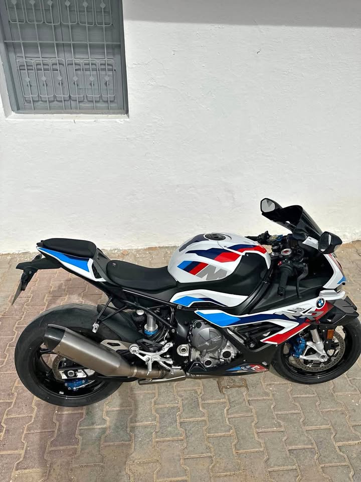 bmw-m1000rr-2022-tunisie-moto-a-vendre