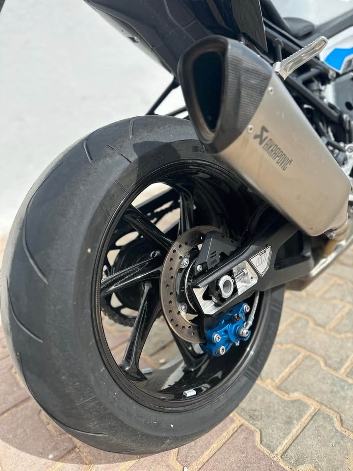 bmw-m1000rr-etat-neuf-a-vendre