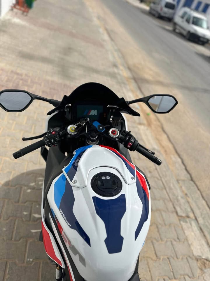 bmw-motorrad-m1000rr-2022-tunisie