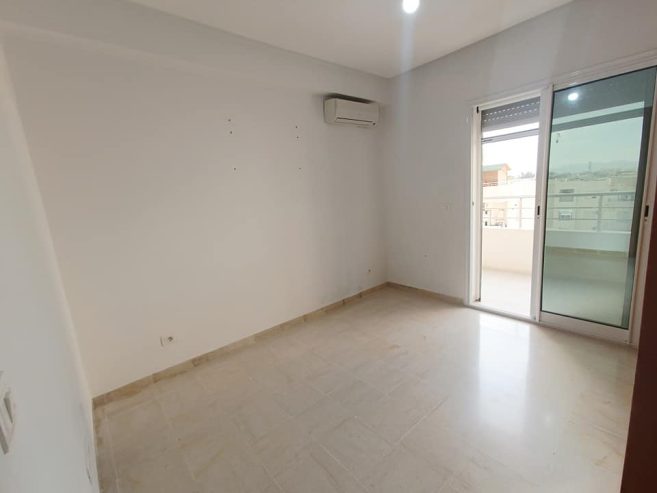 chambre-coucher-avec-climatiseur-appartement-s3