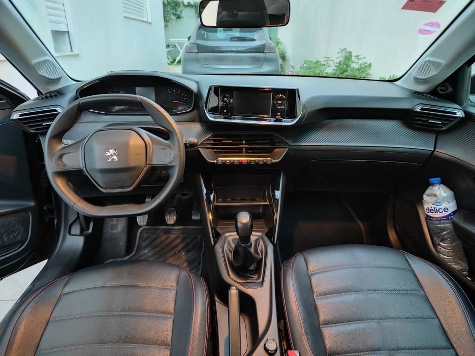 citadine-peugeot-208-2022