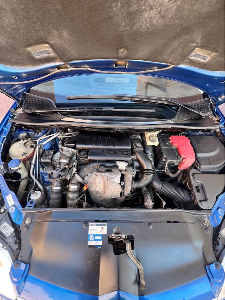 citroen-c4-bleu-mareth