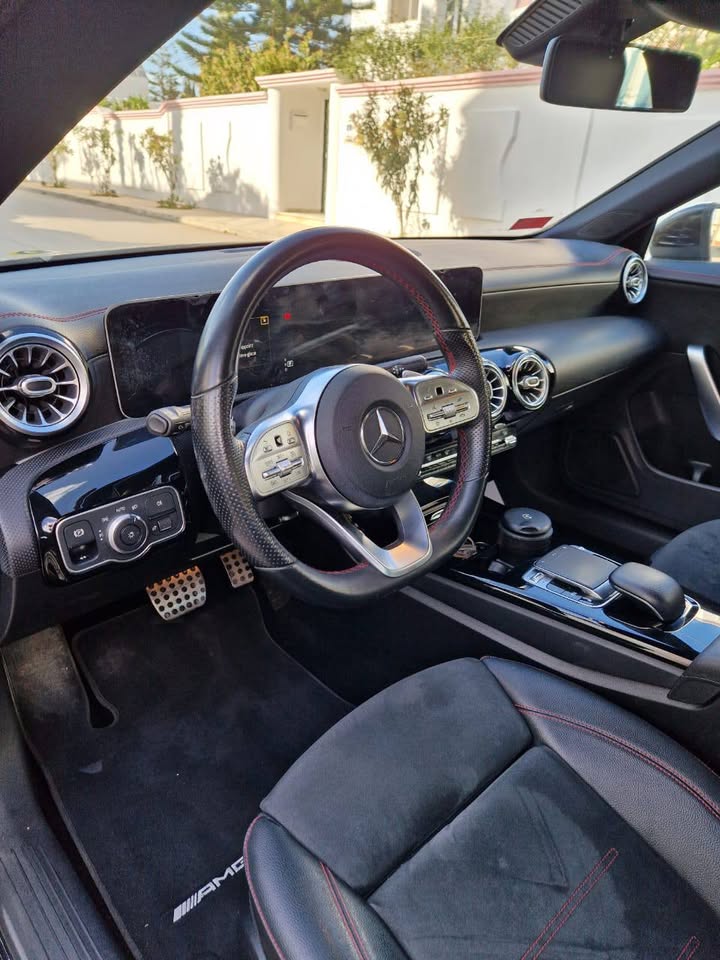 cla-180-cockpit-amg