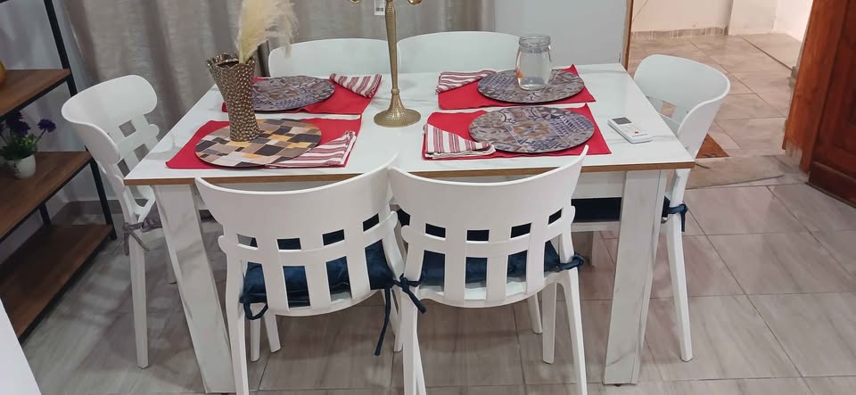 ensemble-table-chaises-pour-salle-a-manger-tunisie